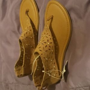 Cute girls sandles new with tags